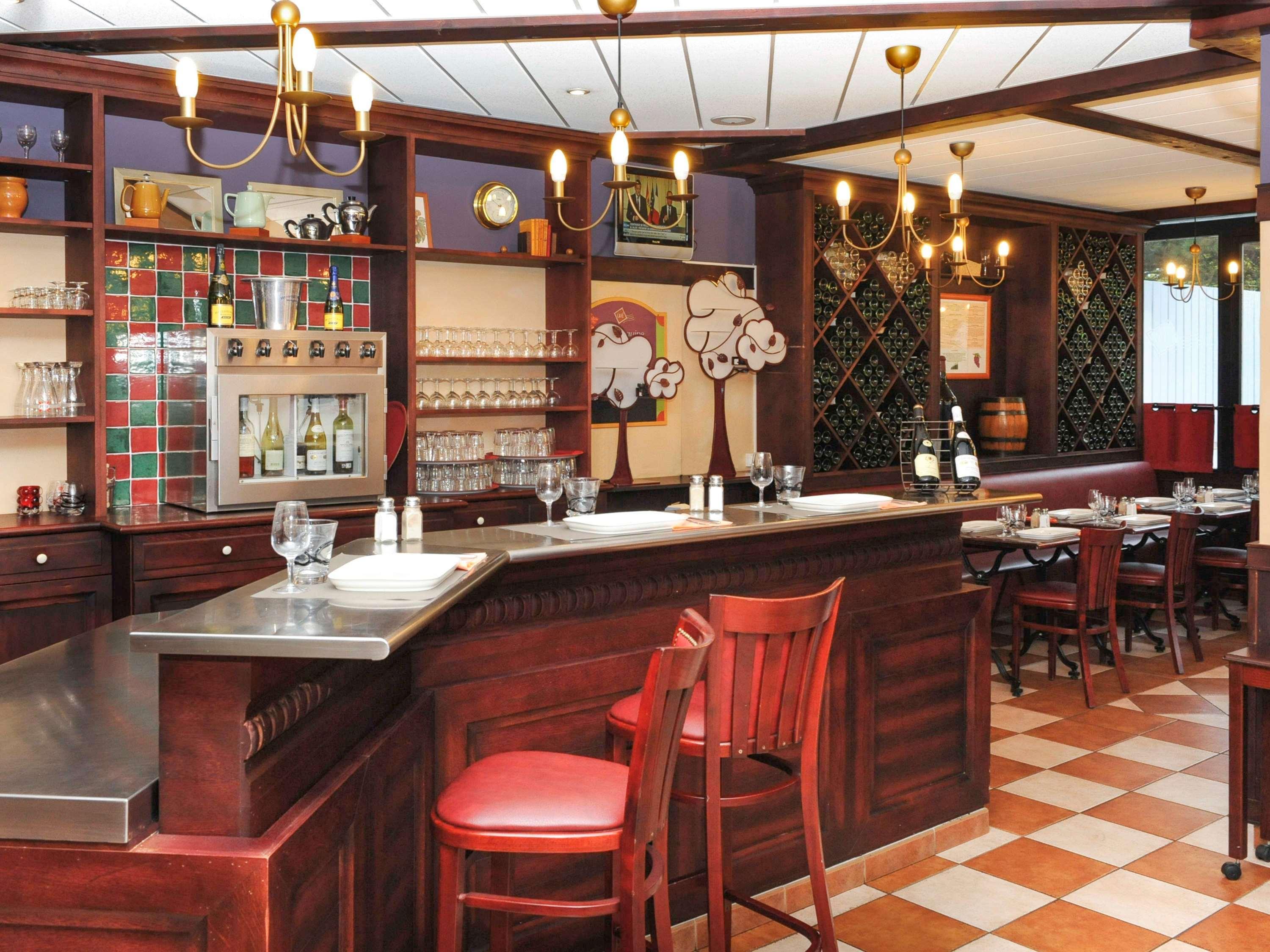 宜必思沙特尔奥斯特卢斯酒店 Lucé 外观 照片